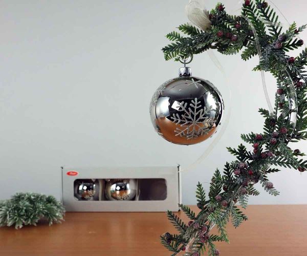 3 Christbaumkugeln silber mit Schneeflocken-Dekor Ø 8cm