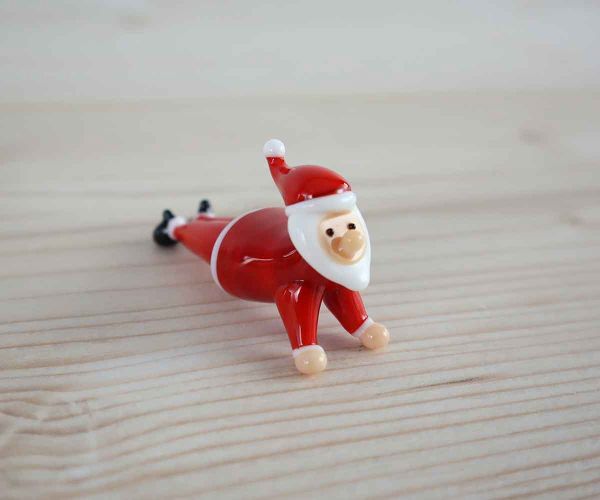 Glasfigur Yoga Weihnachtsmann