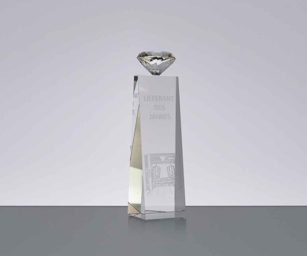 Kristallblock mit Glasdiamant oben