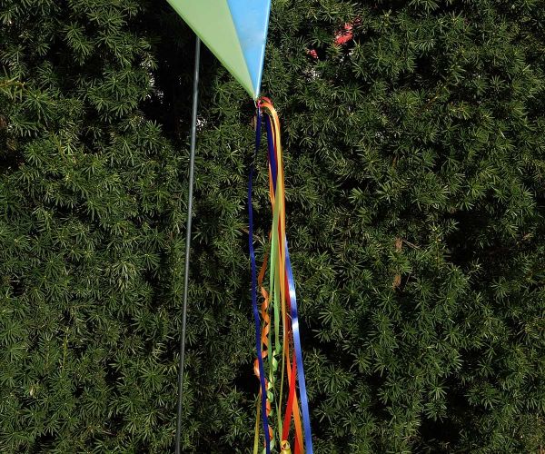 Bunter Flugdrachen aus Kristallglas