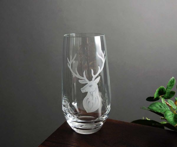 Trinkglas mit Hirschmotiv