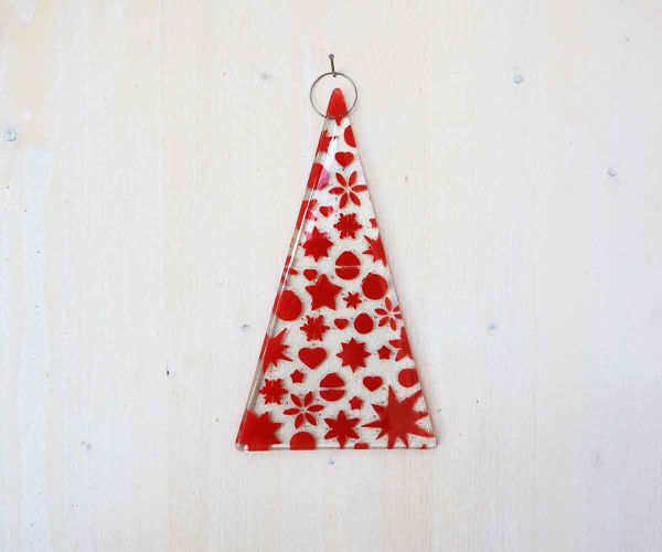 Baum mit rotem Weihnachtsdekor zum Aufhängen