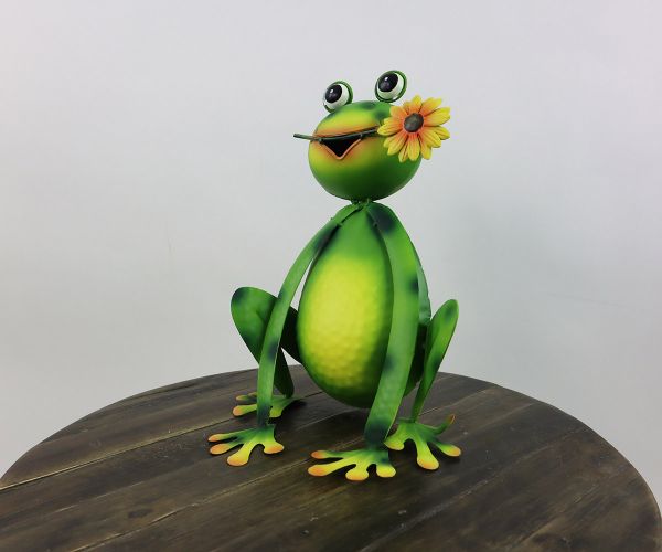 Grüner Frosch aus Metall