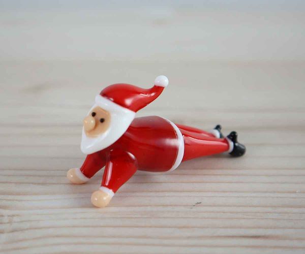 Glasfigur Yoga Weihnachtsmann