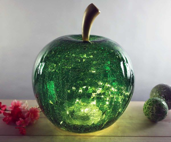 Dunkelgrüner Apfel aus Glas inkl. Lichterkette