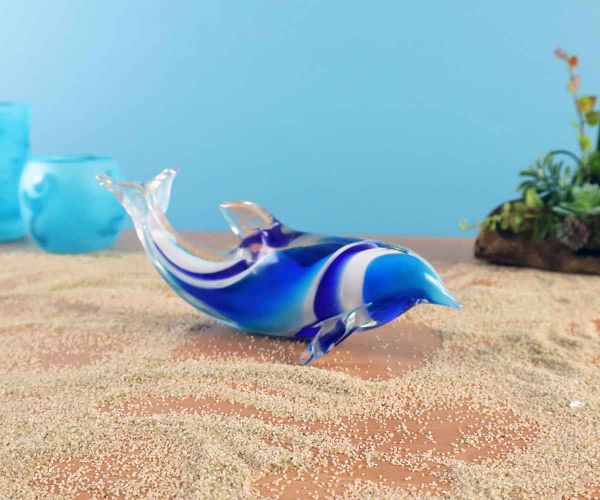 Glastier blauer Delphin