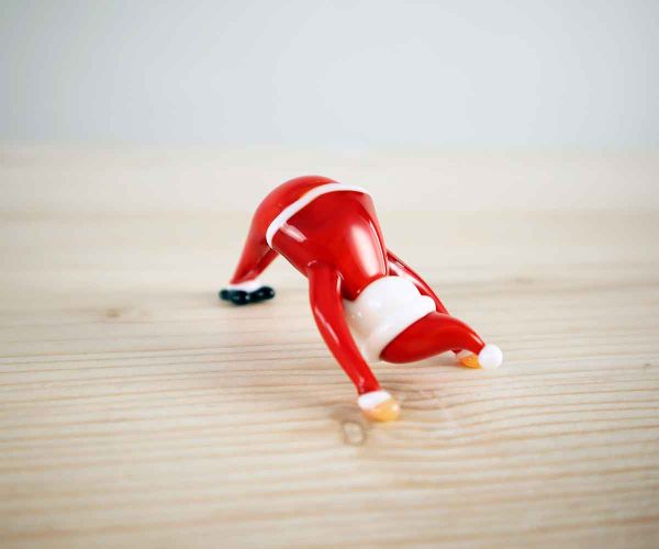 Glasfigur Yoga Weihnachtsmann