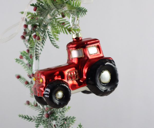 Weihnachtskugel roter Traktor