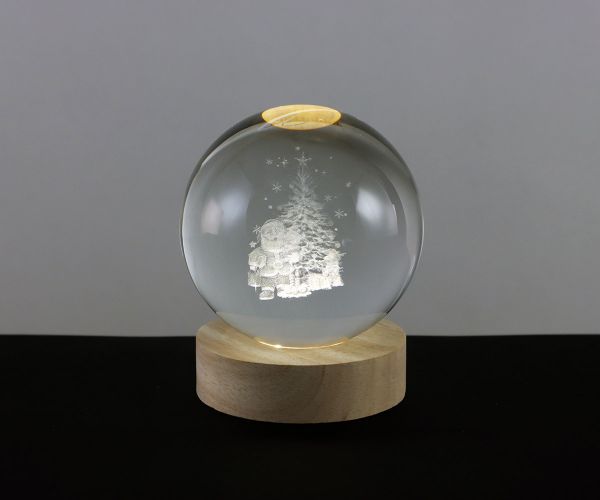 Glaskugel mit 3D-Nikolaus inkl. Holz LED-Untersetzer