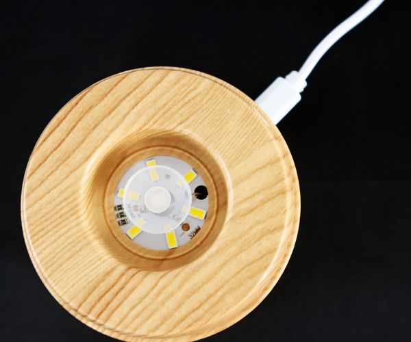 Rotierender LED Sockel für Glaskugeln