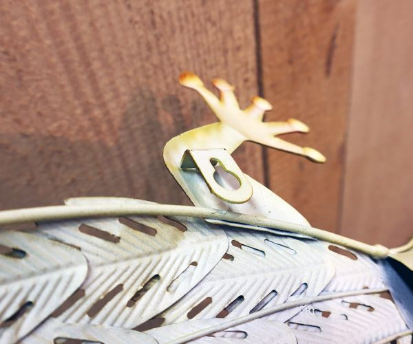Bunter Gecko aus Metall zur Wanddeko