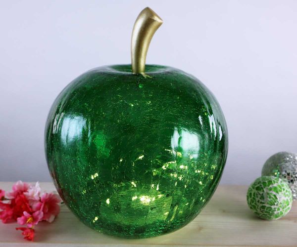 Dunkelgrüner Apfel aus Glas inkl. Lichterkette