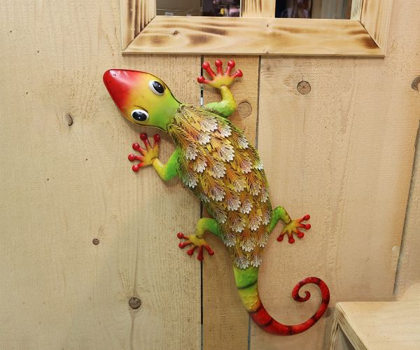Bunter Gecko aus Metall zur Wanddeko