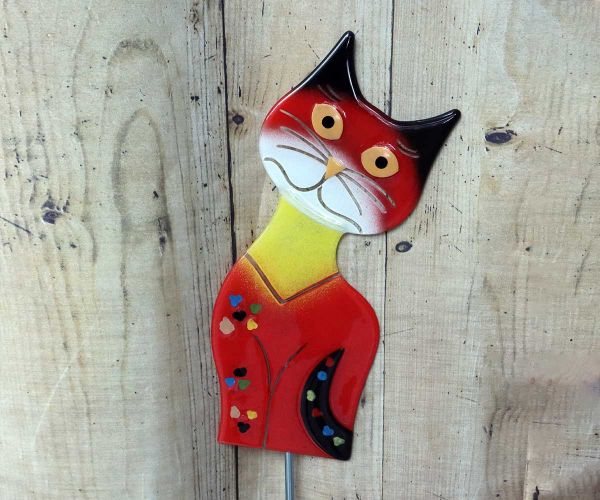 Rote Katze aus buntem Kristallglas