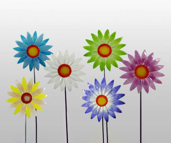 Kleine Blume aus buntem Kristallglas