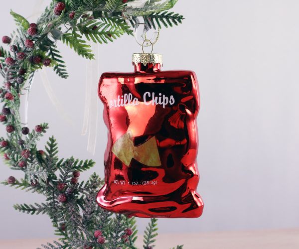 Weihnachtskugel Chipstüte rot