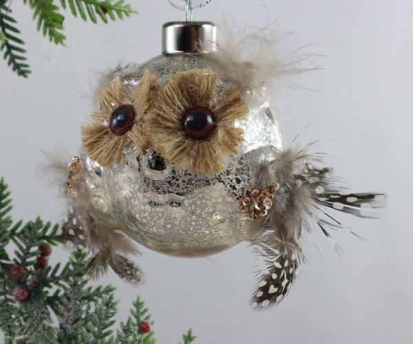 Weihnachtskugel Eule mit Federn